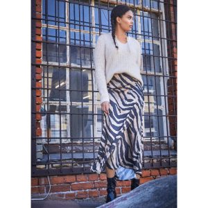 Isay Anna String Pullover